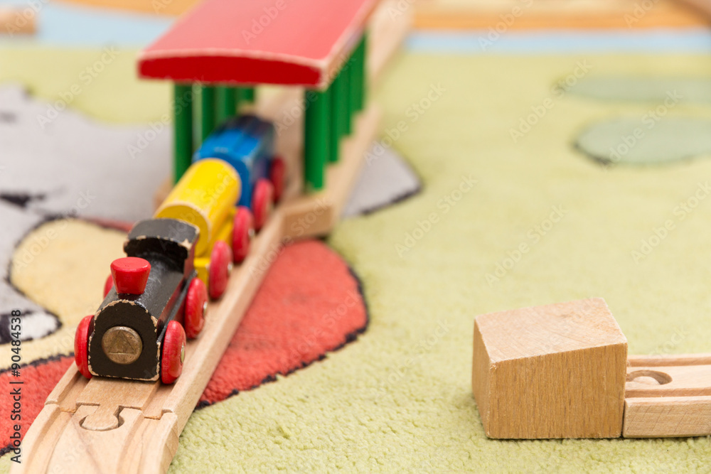 Fototapeta premium Holzeisenbahn Spielzeug