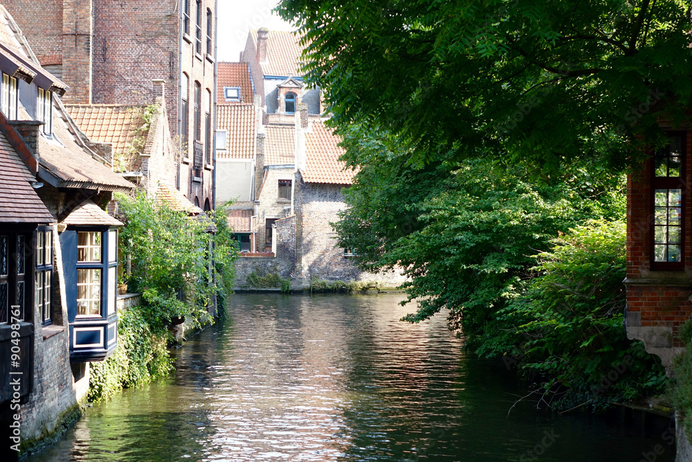 river with houses of Bruegge, like in Venice