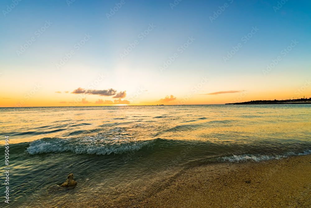 Obraz premium Sunset, sunlight, sea. Okinawa, Japan, Asia.