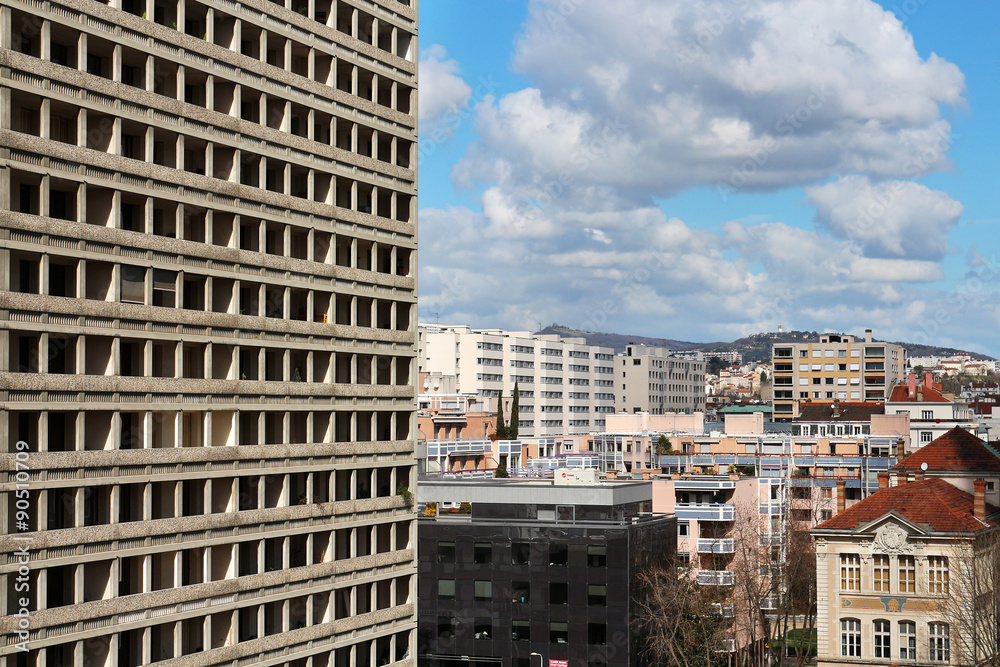 barre d'immeuble et paysage urbain