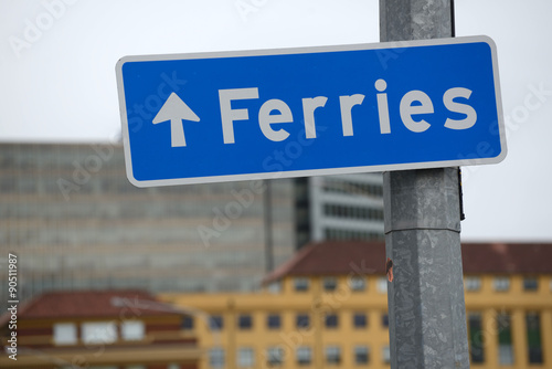 this way to the ferry © Lakeview Images