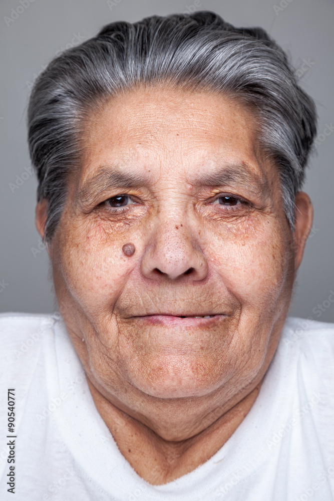 Obraz premium Portrait of an elderly woman