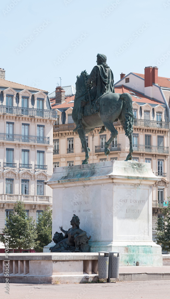 Statue équestre de Louis XIV, Lyon