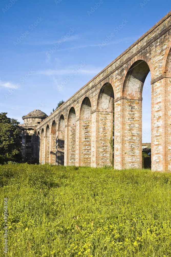 Fototapeta premium Roman aqueduct in the Italian city of Lucca