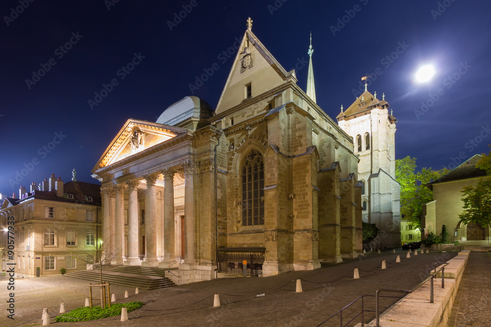 Fototapeta premium Side view of the St Pierre Cathedral in Geneva's old town, on a full moon night