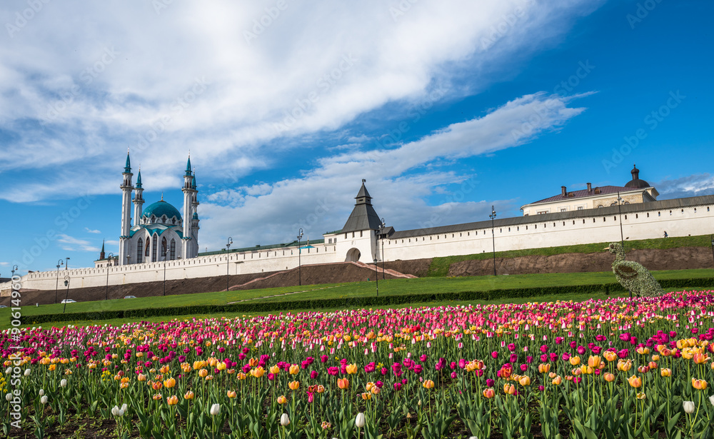 Kazan Kremlin and Kul-Sharif mosque, Tatarstan, Russia Kazan Kremlin and Kul-Sharif mosque, Tatarstan, Russia