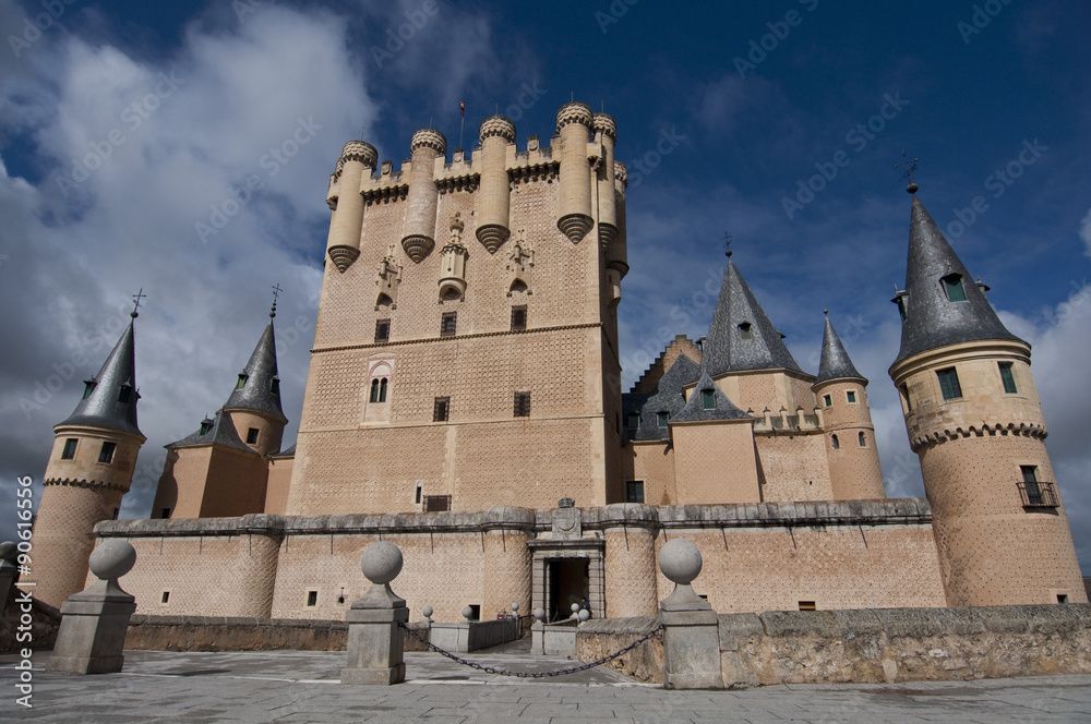 El alcázar 2.
Segovia, españa.