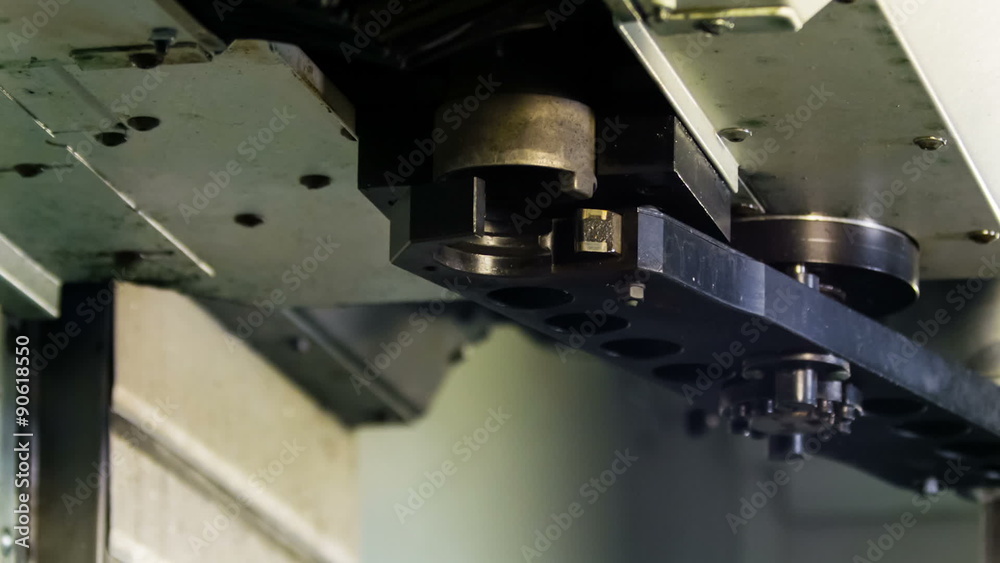 CNC machine change tool process CNC machine change tool process