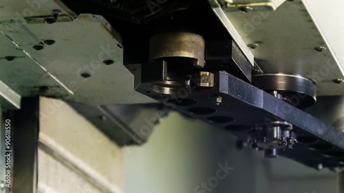 CNC machine change tool process  photo