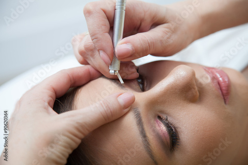 Technique of drawing eyebrows