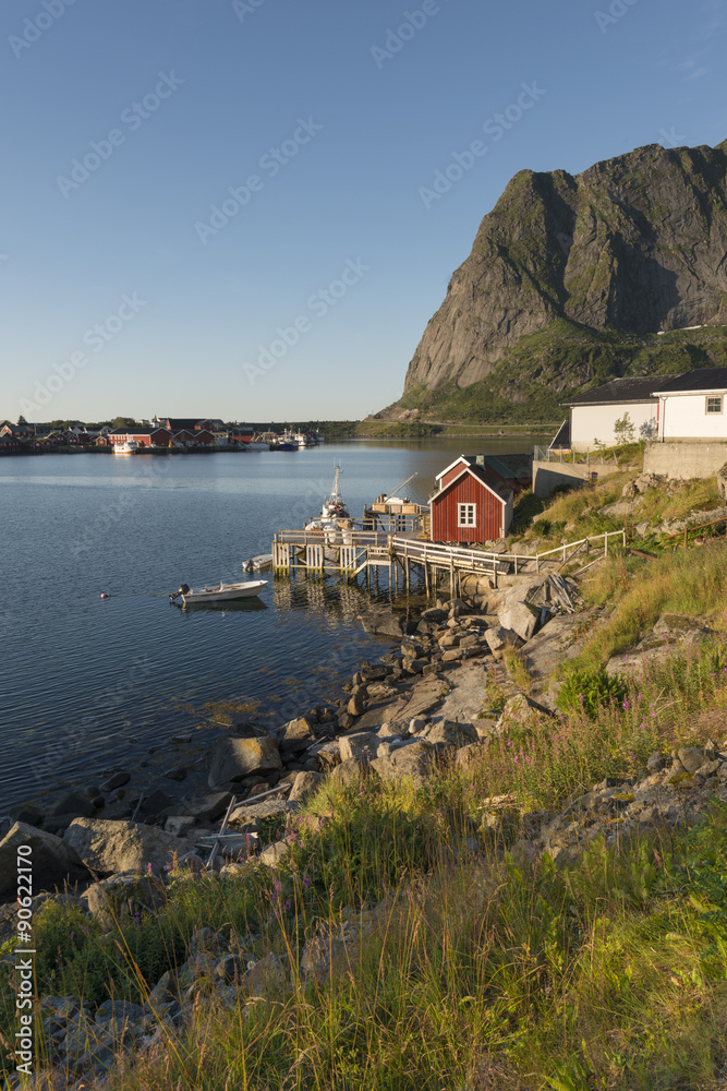 Scenic town of Reine on Lofoten Islands i