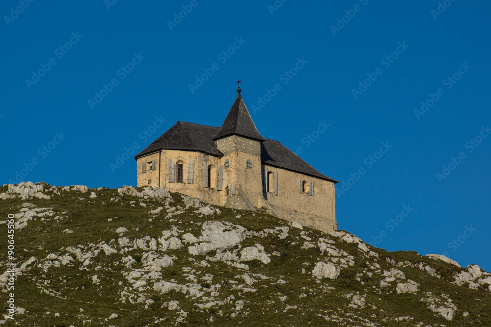 Kirche am Berggipfel