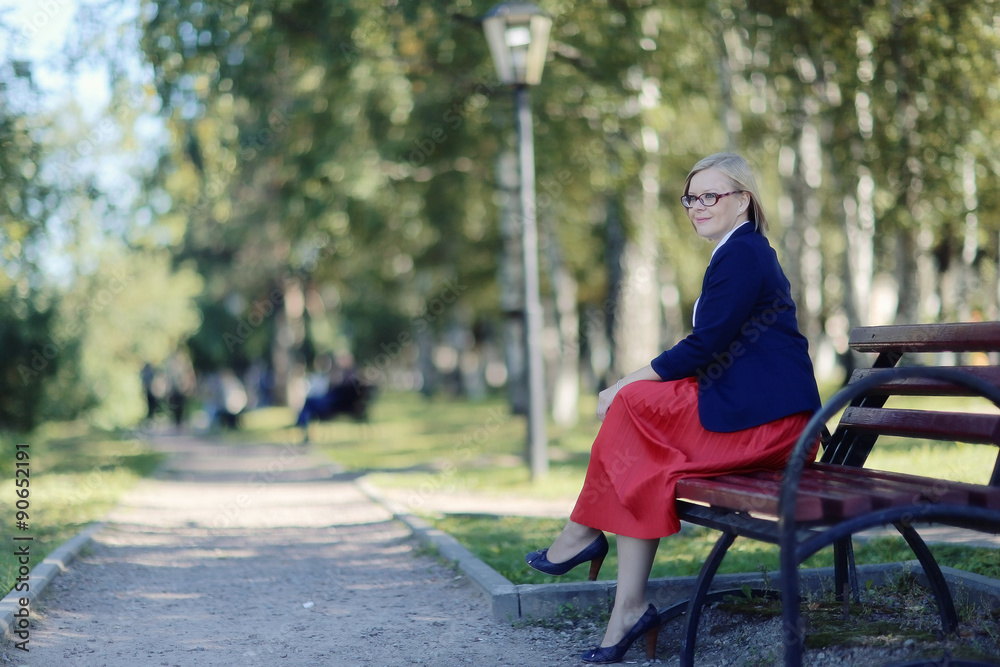Fototapeta premium portrait of a fat woman in a business outside