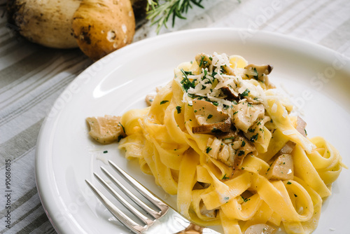 Tableau sur toile Tagliatelle with porcini
