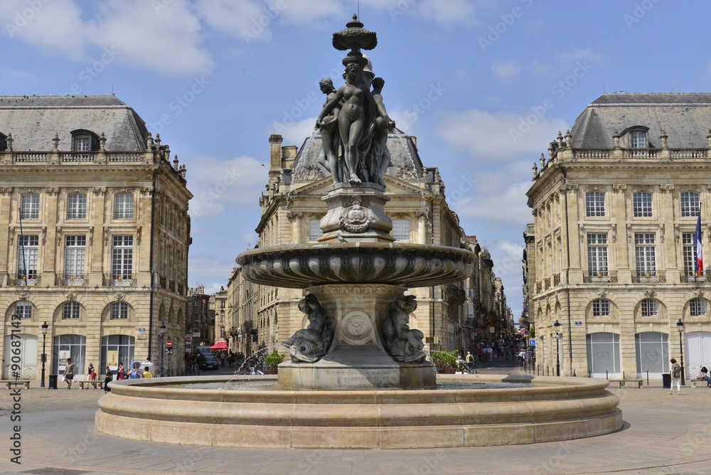Fontaine monumental à la Place de la Bourse de Bordeaux 