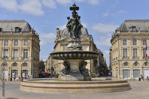 Fontaine monumental à la Place de la Bourse de Bordeaux 