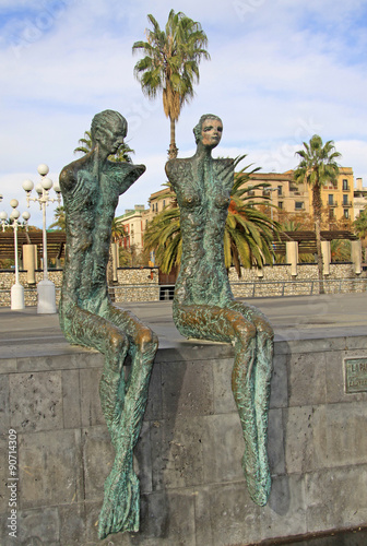 BARCELONA, SPAIN - DECEMBER 14, 2011: Sculpture La Parella by Lautaro Diaz in Port Vell photo