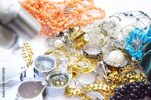 ルーペと宝飾品