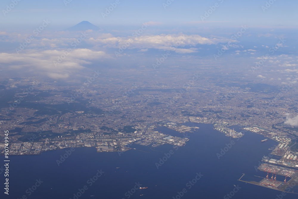 横浜磯子区上空と富士山