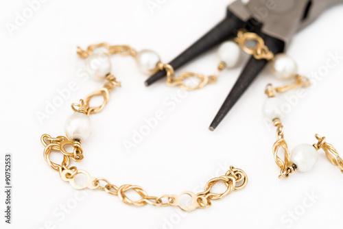 Reparation and restoration of jewelry