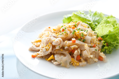 Stir Fried Rice Noodle with chicken 