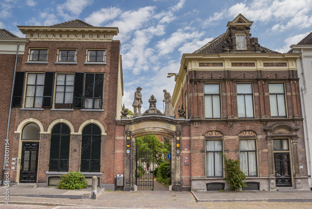 Gate between two historical houses in Zutphen
