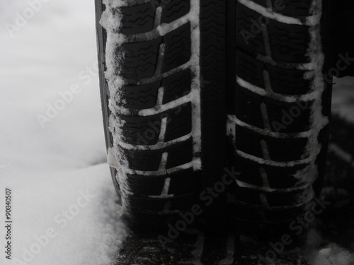 tires leave footprints snow  © flucas