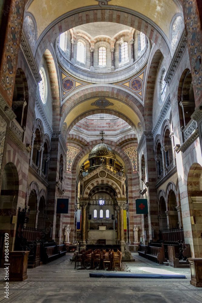 Intérieur de la cathédrale Sainte-Marie-Majeure de Marseille