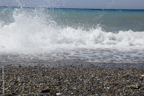 olas en playa de Nerja