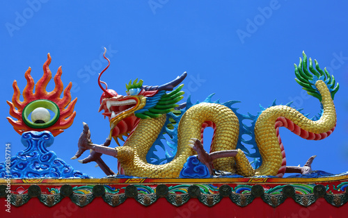 Wallpaper Mural Dragon statue on the roof of a Chinese temple Torontodigital.ca