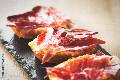 Obraz na płótnie Jamon iberico tapas, vintage food edition w salonie