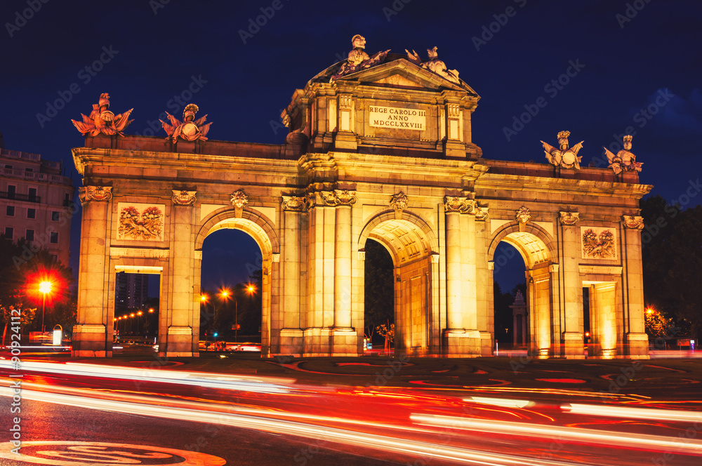 The Puerta de Alcala at night in Madrid - obrazy, fototapety, plakaty 