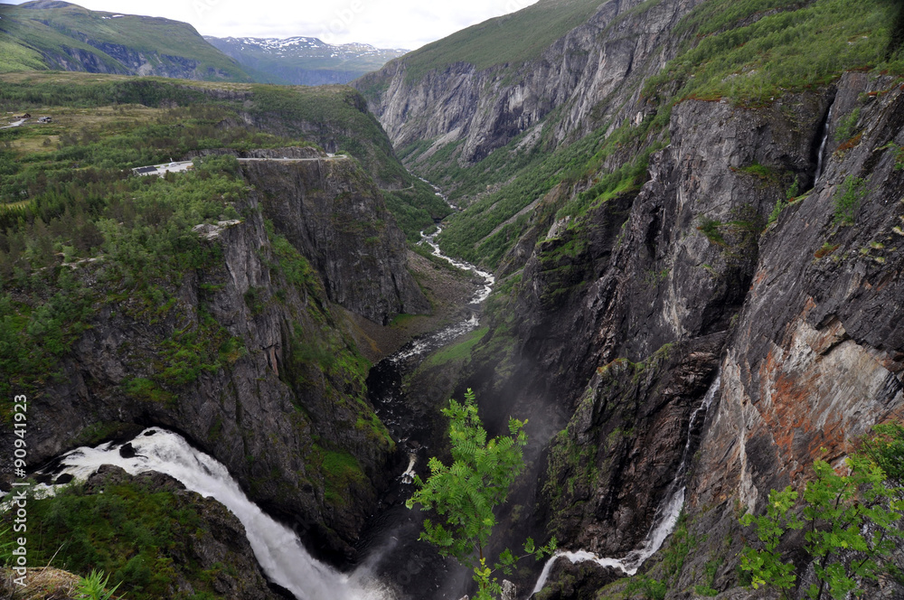 Norwegian nature / There are mountains plunging into the sea from hundreds of metres, fjords, tall mountain peaks, northern lights and midnight sun.