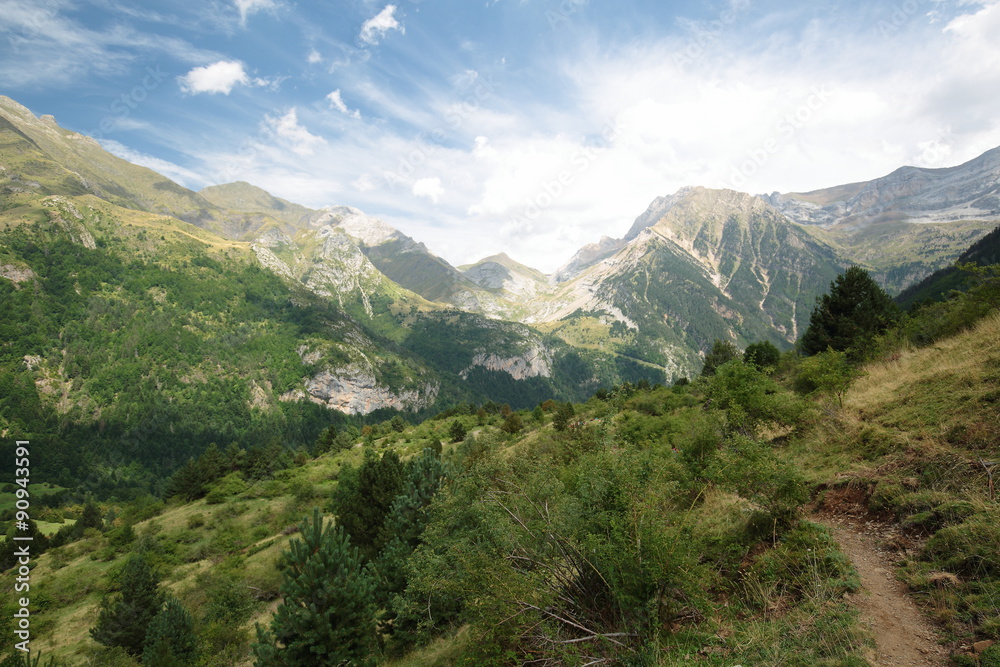 PAISAJES DE ORDESA Y MONTE PERDIDO