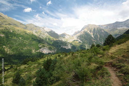 PAISAJES DE ORDESA Y MONTE PERDIDO