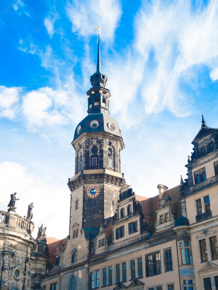 Das Dresdner Schloss ist ein Renaissancebau und war Stammsitz der Wettiner.