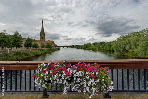 Φωτογραφία Shot of a Church Tower in Perth Scotland