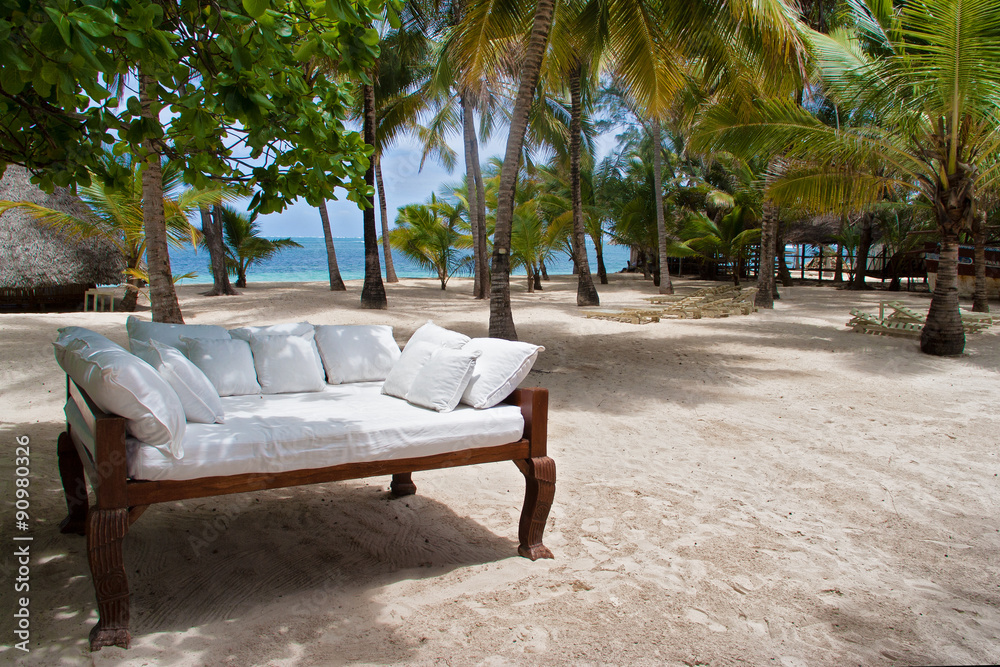 Obraz premium sofa on the beach