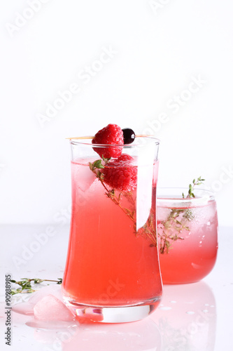 Wallpaper Mural raspberry cocktail. Torontodigital.ca
