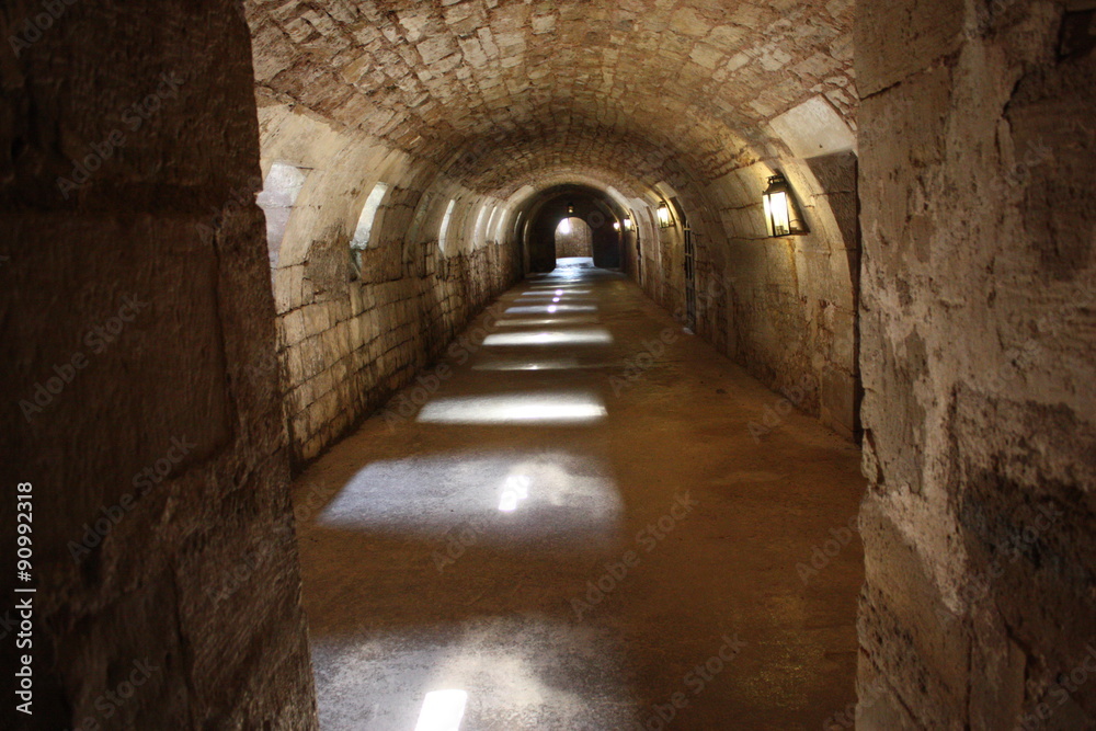 Obraz premium Château de Hautefort - cave voûtée