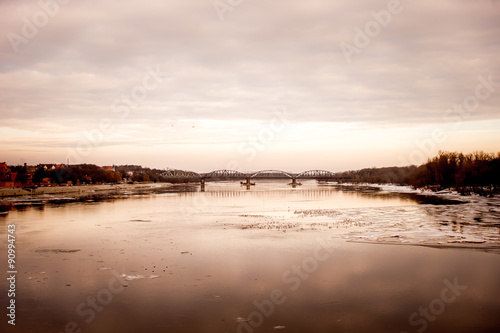 widok na most z rzeki Wisła