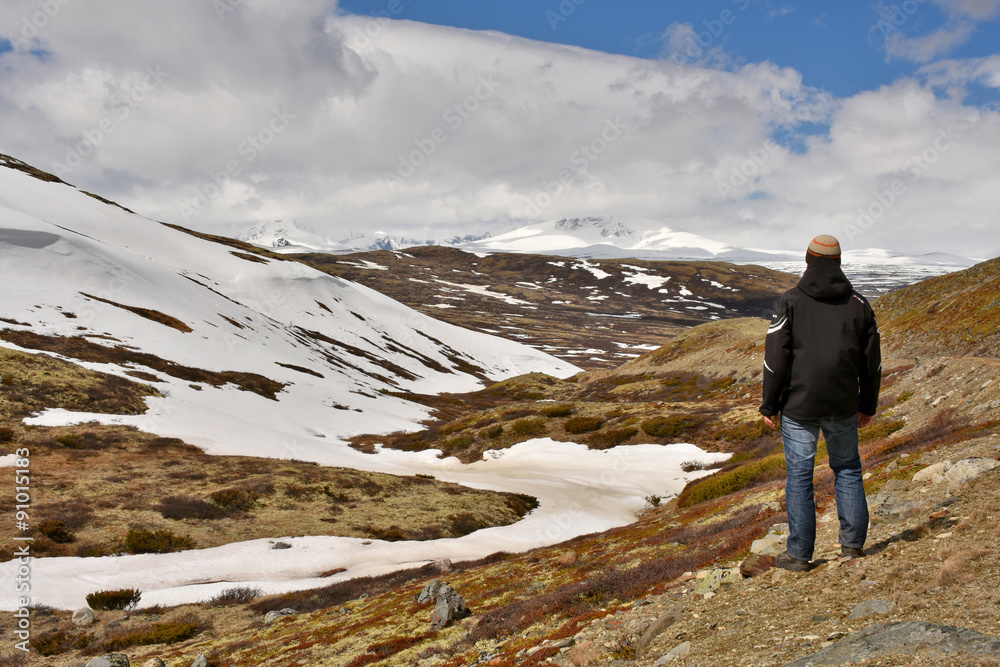 Hiker in Kjennalen Valley Hiker in Kjennalen Valley