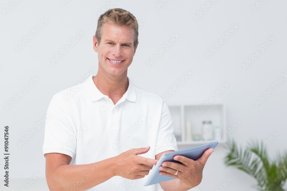 Doctor using tablet pc 