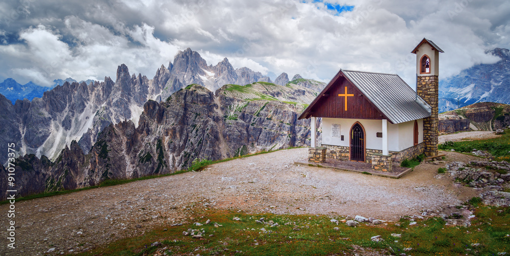 Chiesa di MARIA AUSILIATRICE MADONNA DELLA CRODA ( tre cime di Lavaredo)