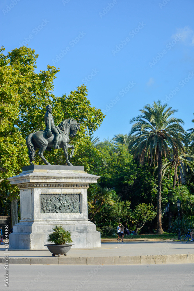 Fototapeta premium Statut devant le zoo de Barcelone