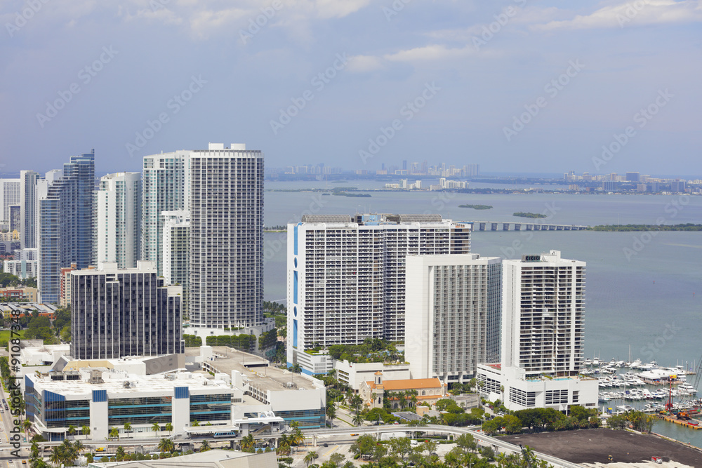 Fototapeta premium Miami by the bay