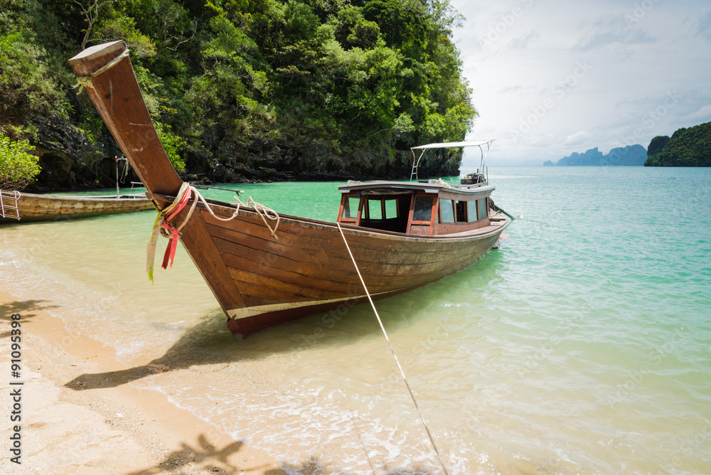 Fototapeta premium taxi wooden boat