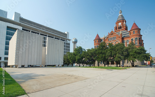 Fotografía Kennedy Memorial Plaza and Old Red Museum in Dallas