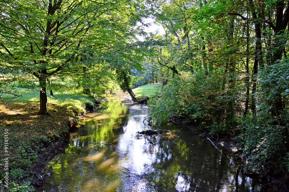 Fluss im Schlosspark Laxenburg Fluss im Schlosspark Laxenburg