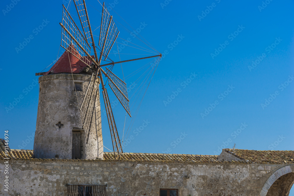 Salz Wind Mühle bei Trapani